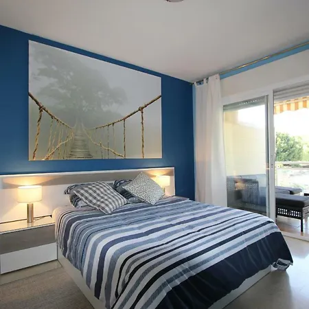 Pacos Holidays Apartment *